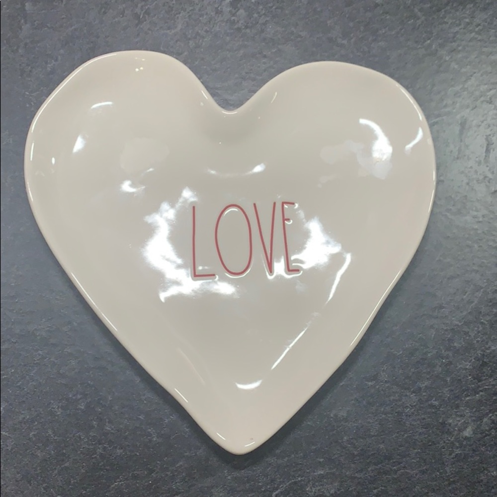 Rae Dunn valentines day love plate